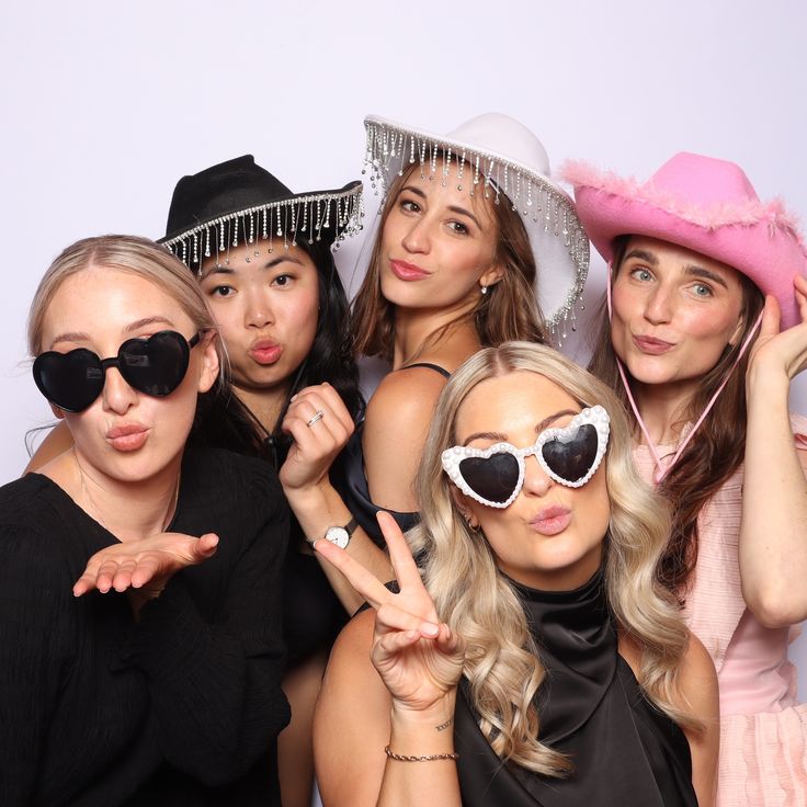 Gracing your feeds with these gorgeous faces 🔥